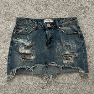 Denim frayed mini skirt